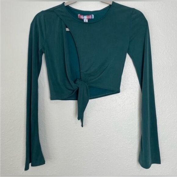 🌻HP🌻NWOT Urban Outfitters green Elle keyhole wrap crop top flare sleeves S - Picture 7 of 16